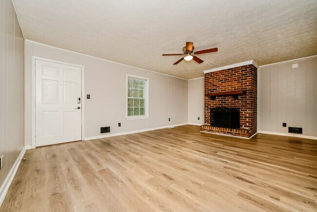 Foto del edificio - 2480 GA-155 N