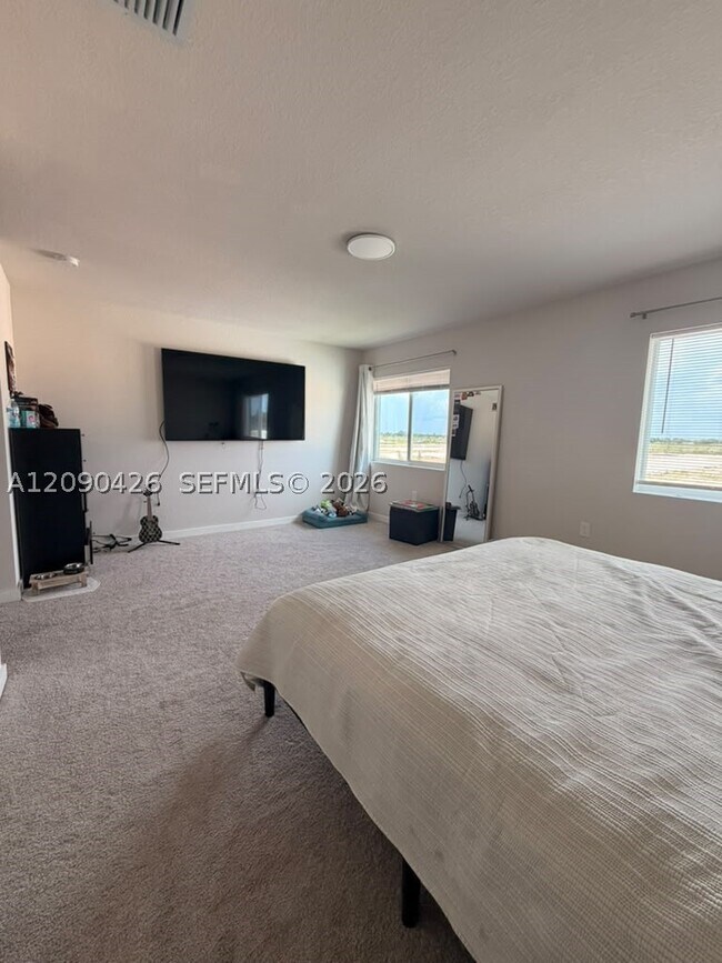 Foto del edificio - 1074 W Davis Pkwy