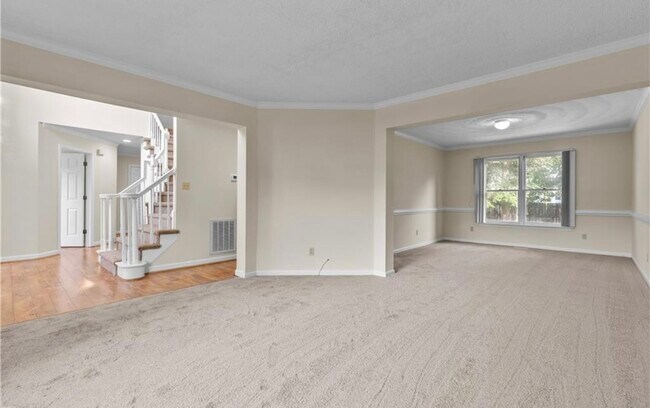 Foto del edificio - 3836 Larchwood Dr