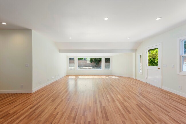 Foto del edificio - 301 Frances St