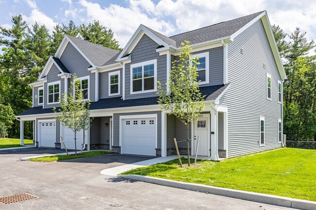 Building Photo - Evergreen Pointe