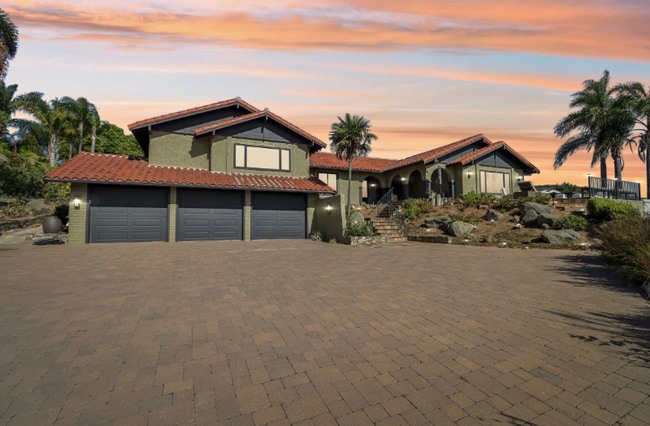 Building Photo - 2073 Elevado Rd