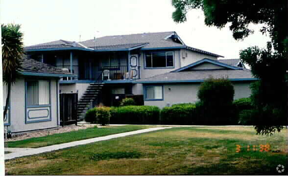 Building Photo - 4915 Canto Dr
