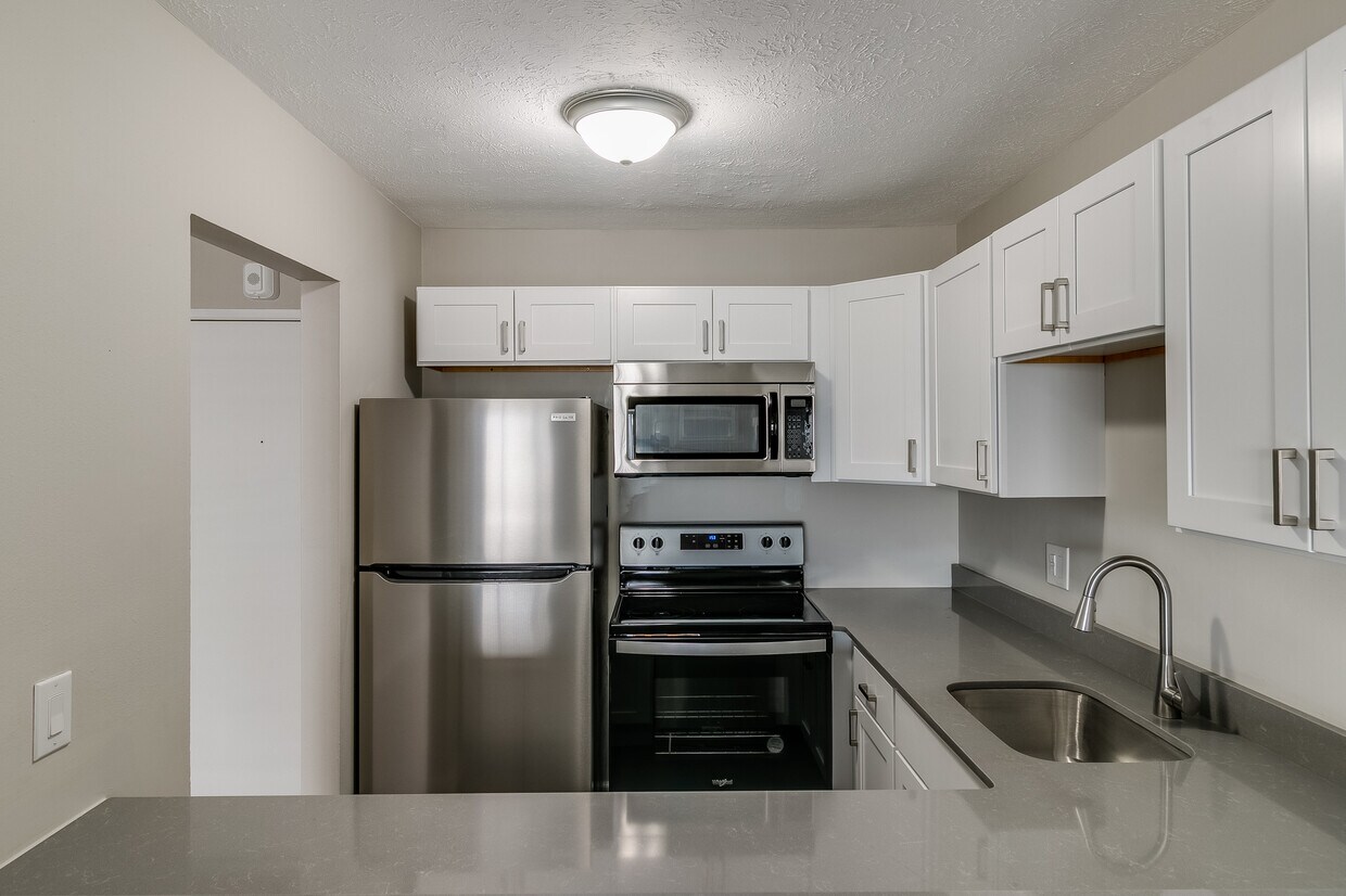 The Park Apartments 1369 Fort St Lincoln Park, MI