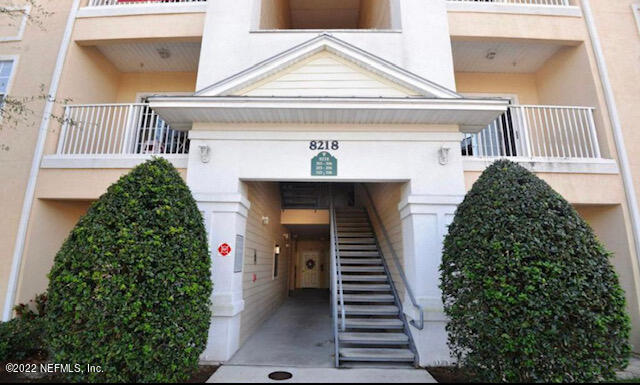 Foto del edificio - 8218 Green Parrot Rd