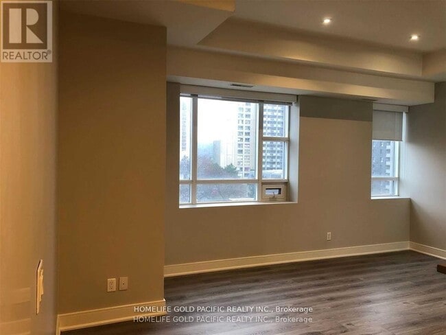 Photo du bâtiment - 150 Main St W