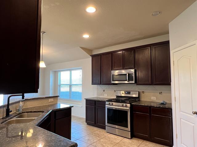 Building Photo - 2024 Gayla Creek Dr