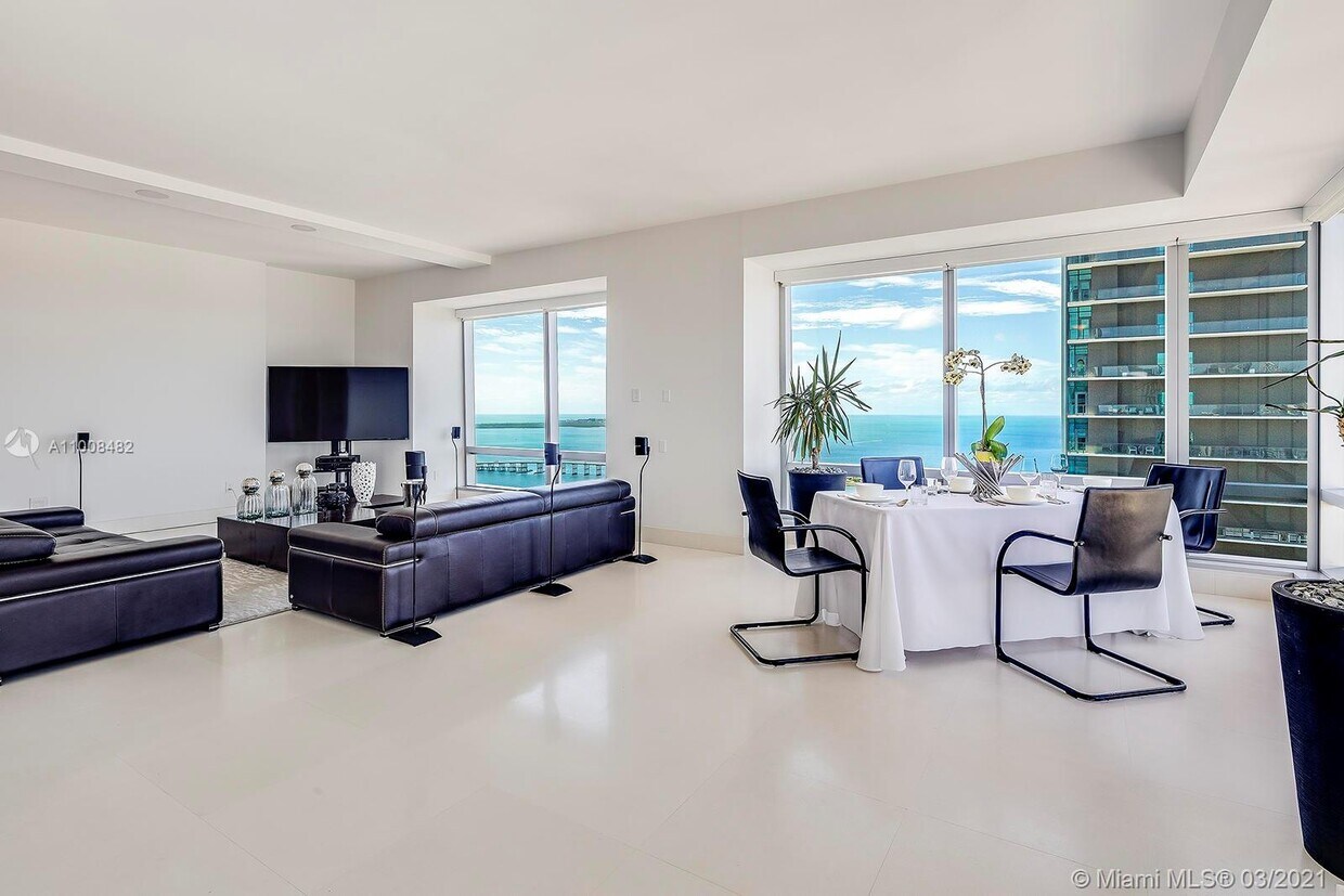 Primary Photo - 1425 Brickell Ave