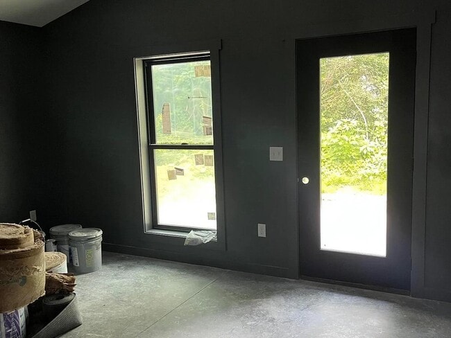 Building Photo - 102 Elmo Dr