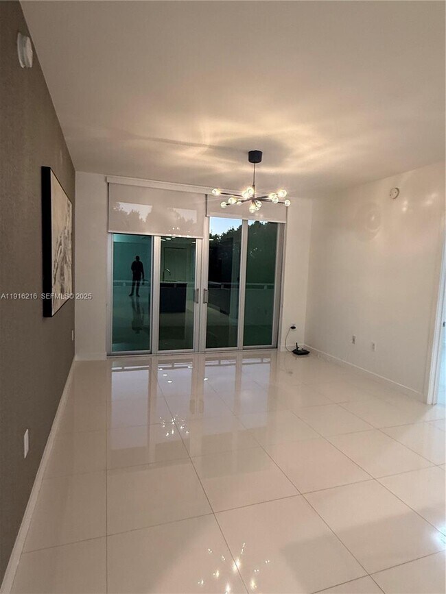 Foto del edificio - 7825 NW 107th Ave