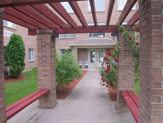 Foto del edificio - 5910 Hessen Cassel Rd