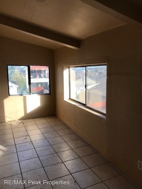 Building Photo - 536 S O'Leary St