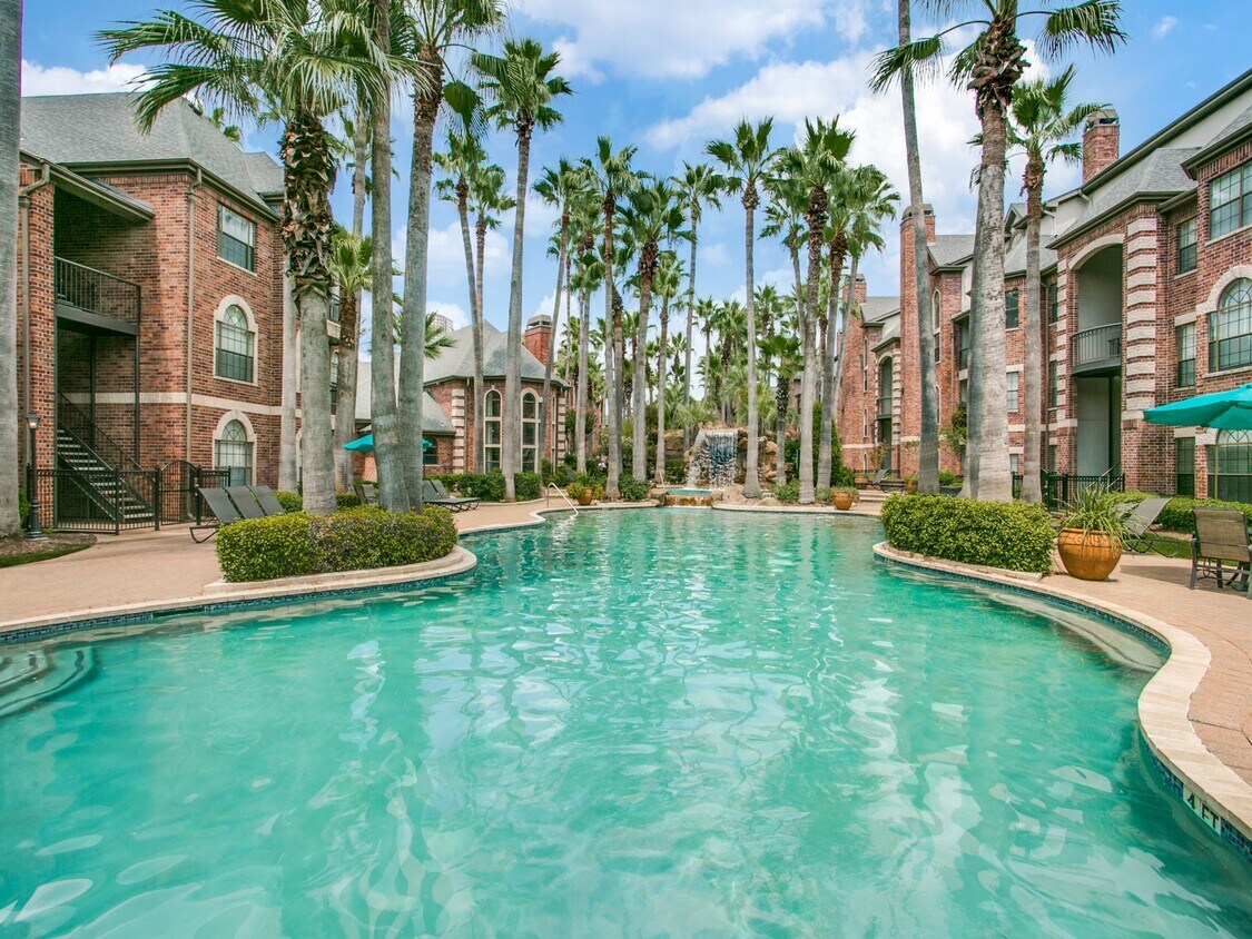 Phoenician Apartments in Houston, TX