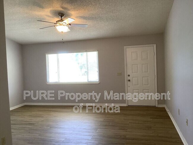 Foto del edificio - 8277 SW 106th St
