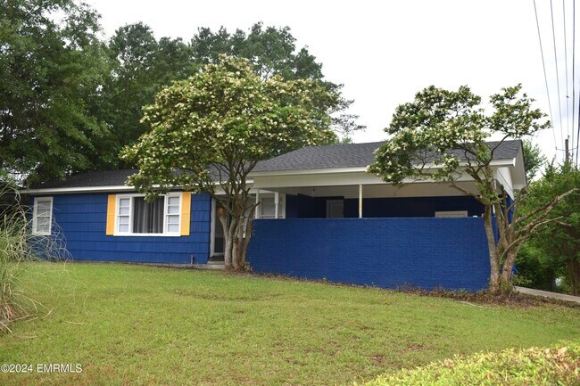 Building Photo - 1441 51st Ave