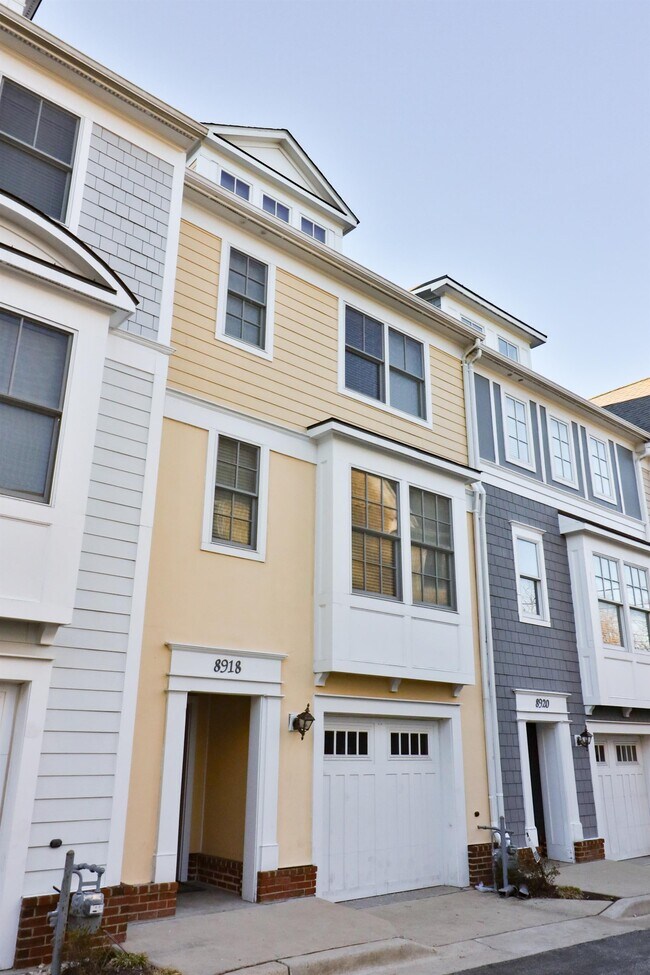 Foto del edificio - 8918 Courts Way