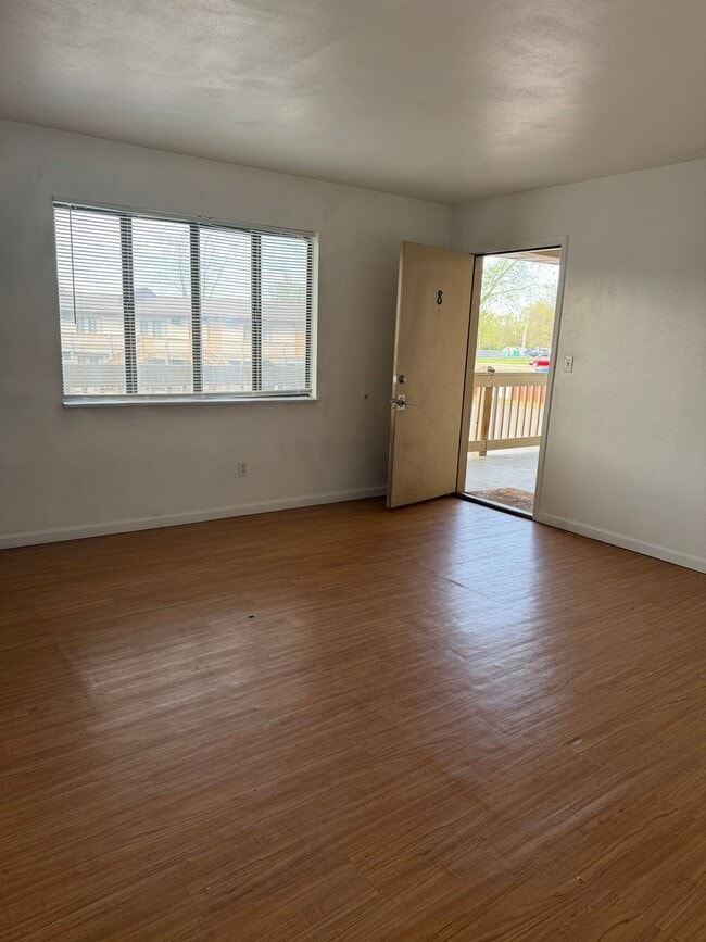 Building Photo - 104 N 27th St