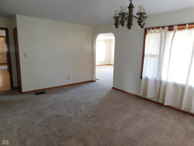 Building Photo - 1041 N Bluff Rd