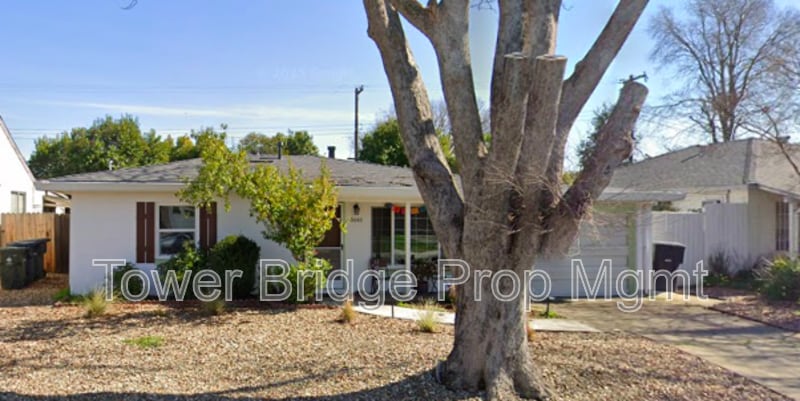 Building Photo - 5645 Johns Dr