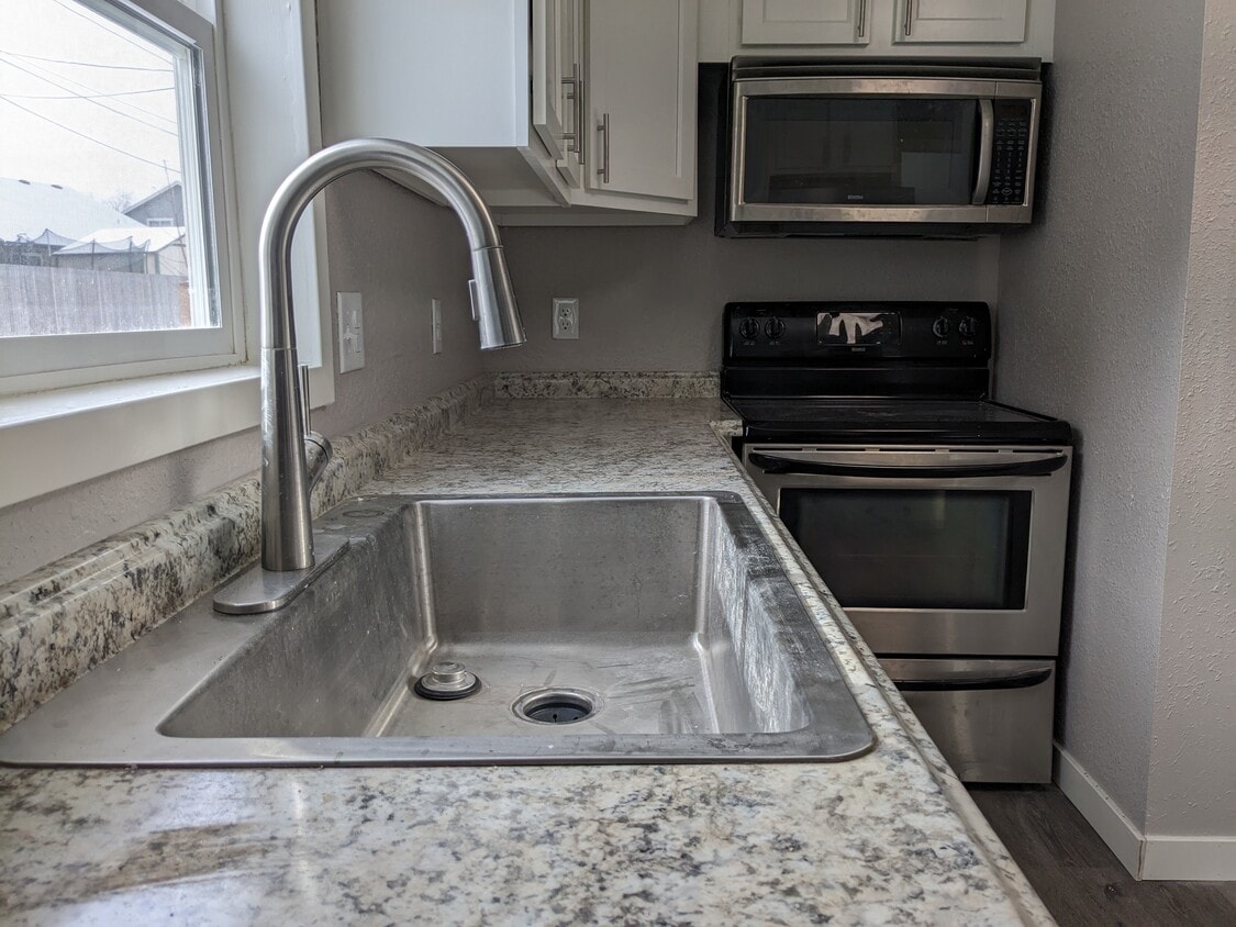 6690 E 63rd Pl, Commerce City, CO 80022 Townhome Rentals in Commerce