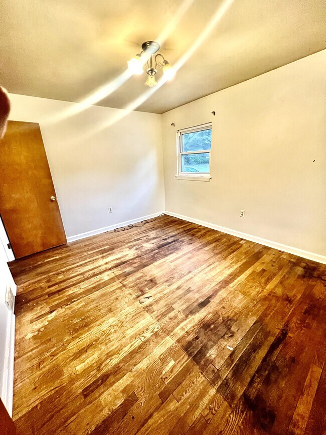 Foto del edificio - 1063 Charles Ave