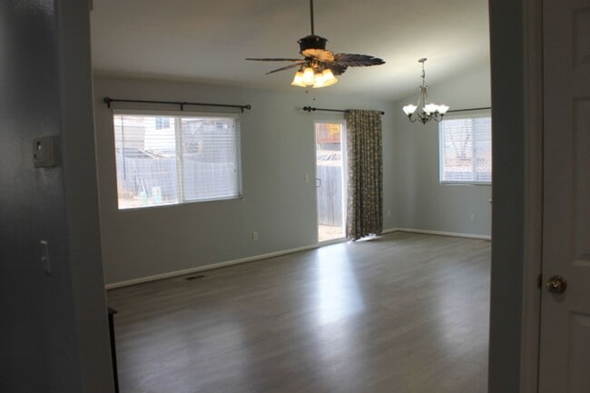 Foto del edificio - Stucco Rancher on Meadowbrook