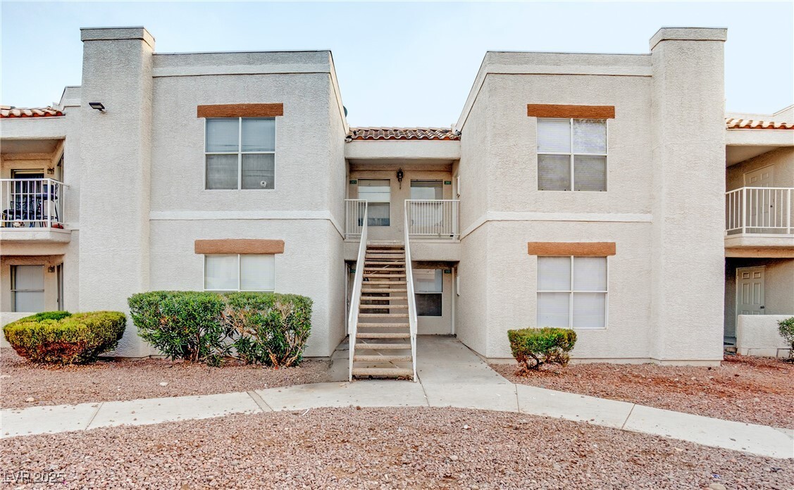 Foto principal - 6800 E Lake Mead Blvd