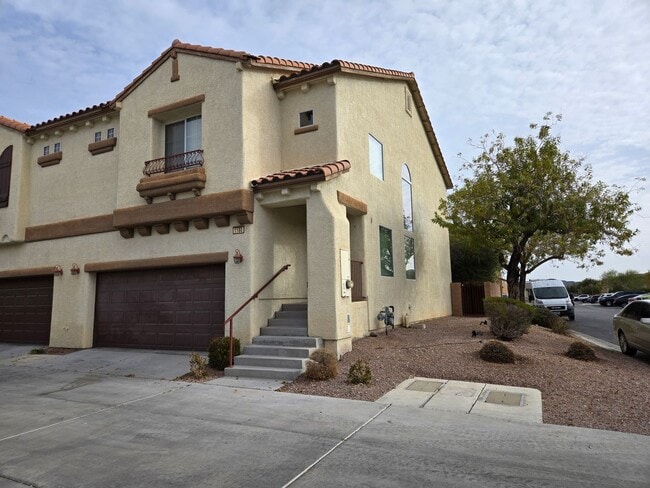 Foto del edificio - Guard Gated wonderful community 3 Bedroom Townhome!