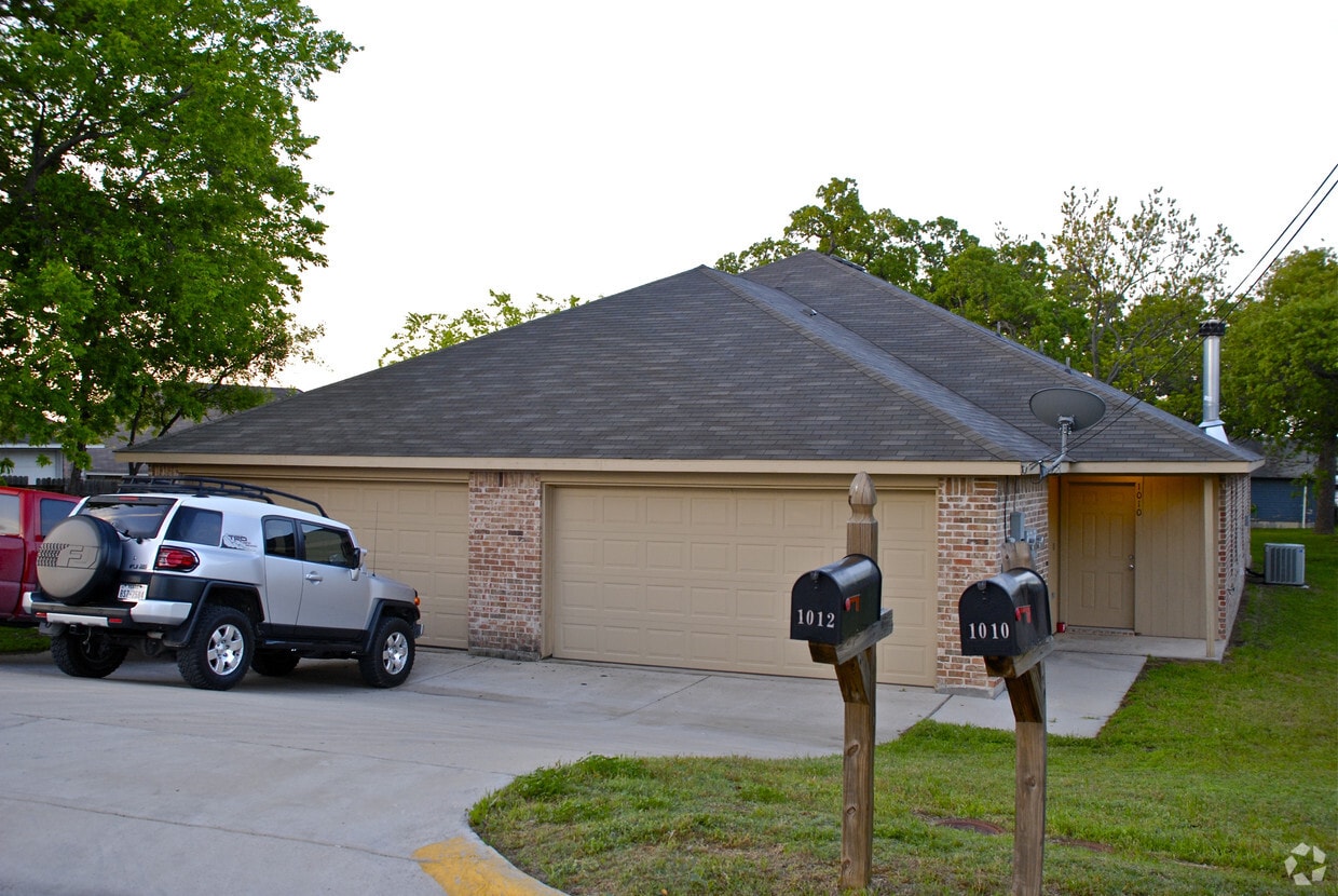 1010 Jameson St, Weatherford, TX 76086 Apartments in Weatherford, TX