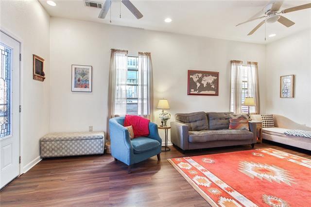Living - 3720 S Galvez St