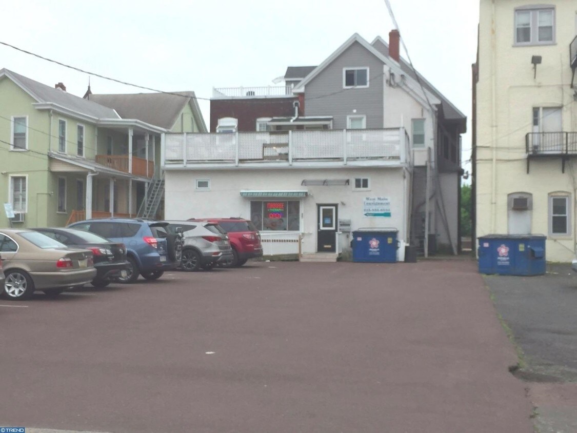 Building Photo - Lansdale Mixed Use- 4 Units