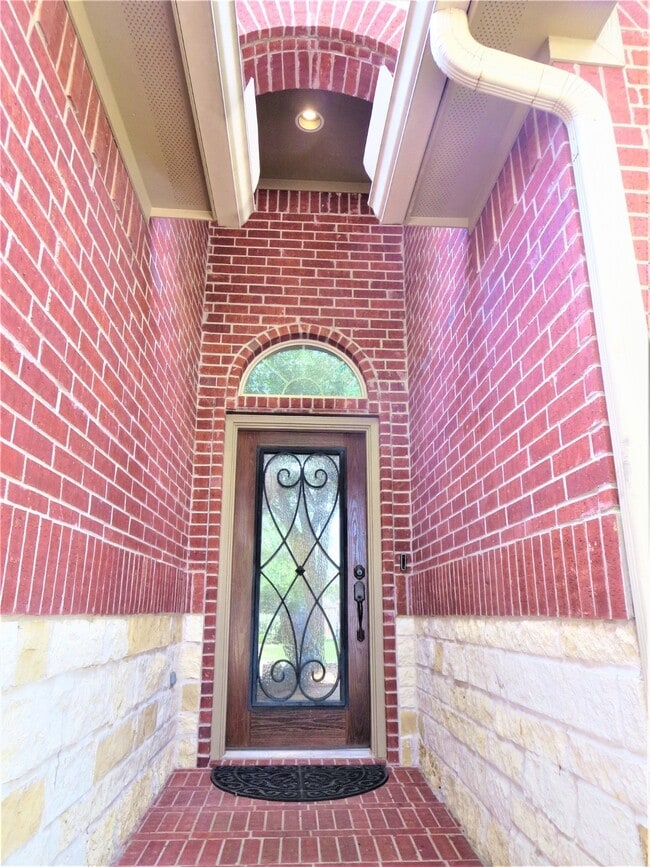 Foto del edificio - 18911 Cove Mill Ln