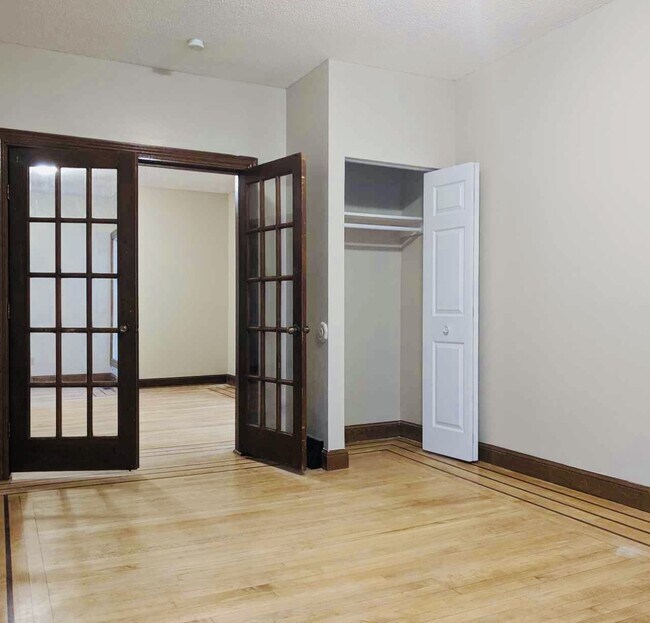 Foto del edificio - 3104 Clinton Ave
