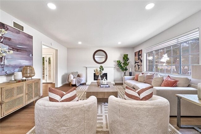 Foto del edificio - 750 N Northcape Ave