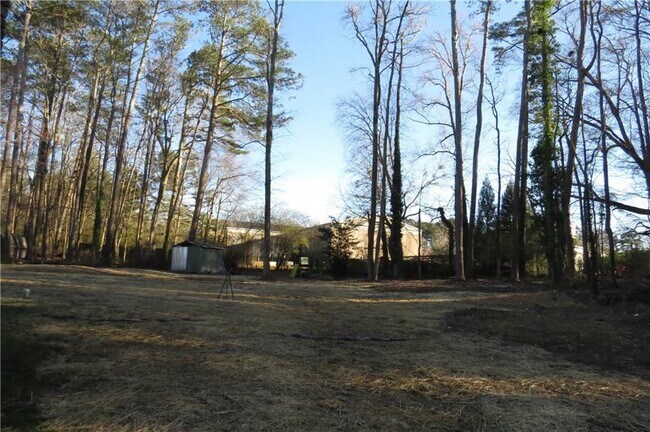 Foto del edificio - 3100 Garden Ln Dr