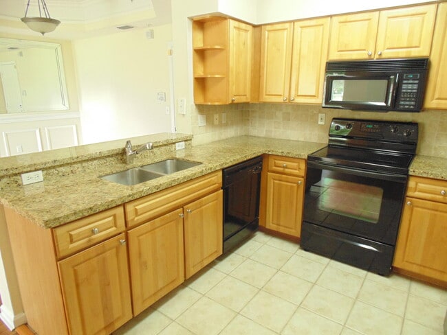 Building Photo - 2050 Alta Meadows Ln