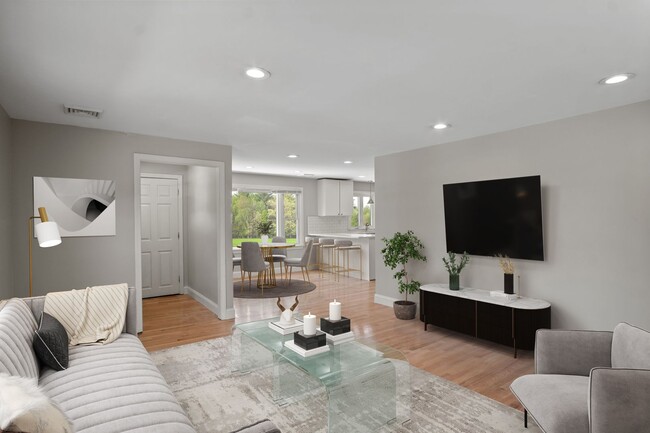 Foto del edificio - Single Family Home on Admiral Street