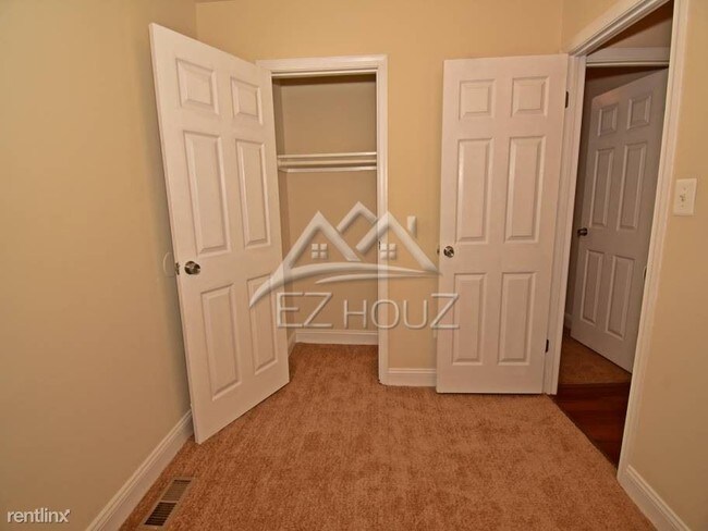 Building Photo - 3 br, 1 bath Apartment - 511 Castle St.
