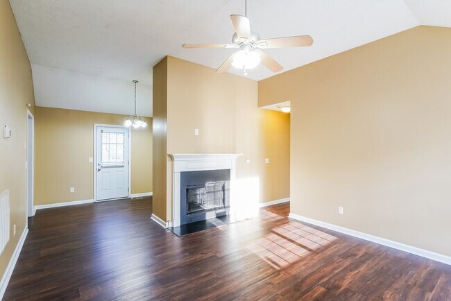 Building Photo - 1417 Quail Run