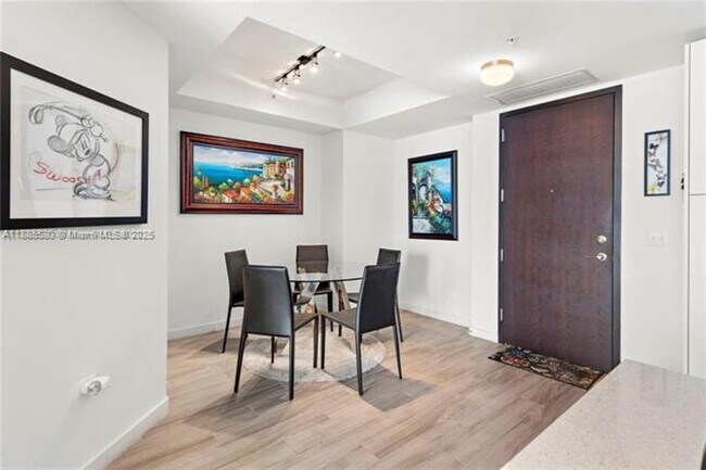 Foto del edificio - 999 SW 1st Ave