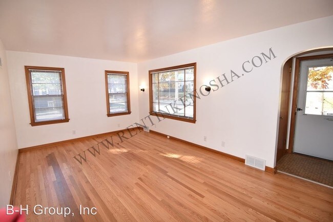 Building Photo - 3 br, 1 bath House - 5237 35th Ave