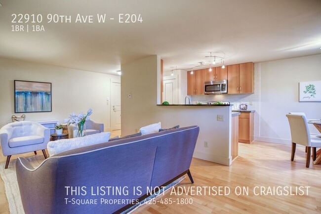 Building Photo - Beautifully Updated 1 Bedroom Condo w/Priv...