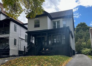 Building Photo - 1526 E Genesee St