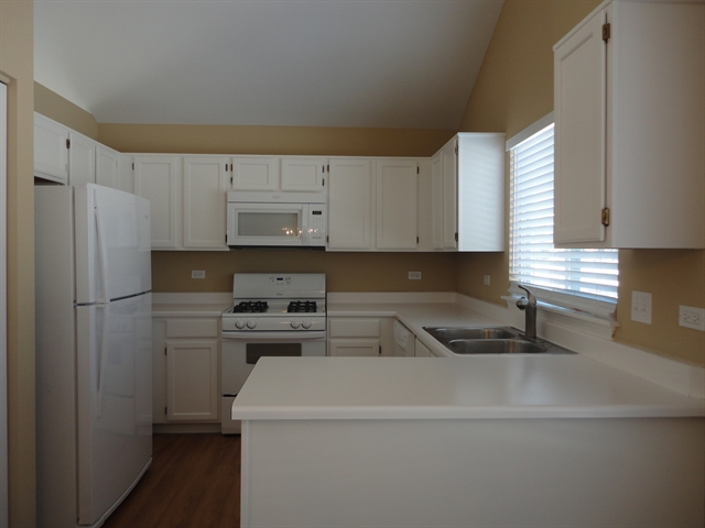 Building Photo - 495 W Camden Ln