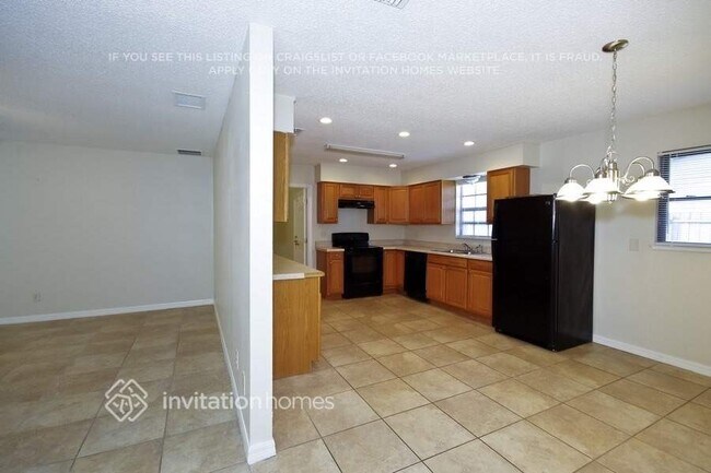 Foto del edificio - 192 Groveland Farms Rd