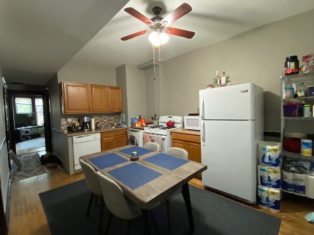 Foto del edificio - 853 N Wolcott Ave
