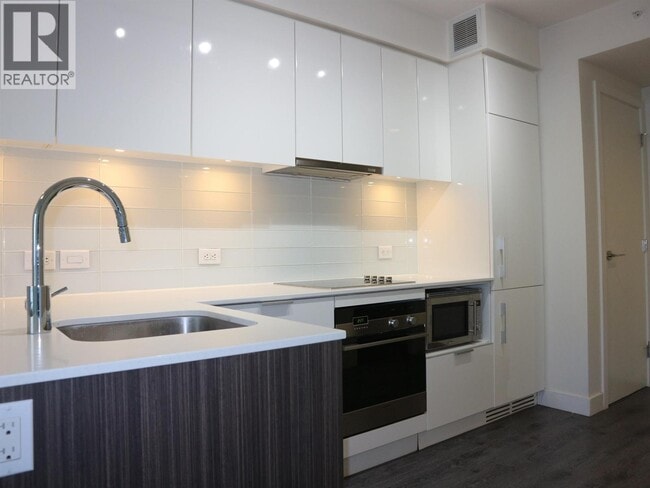 Building Photo - 1308 Hornby St
