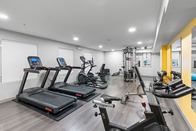 Salle de fitness climatisée - Maple Crest Place