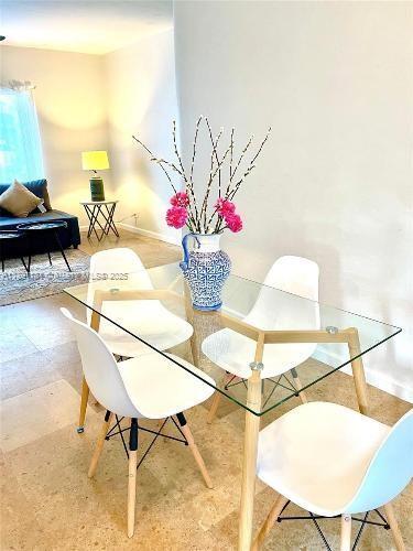 Foto del edificio - 717 NE 16th Ave