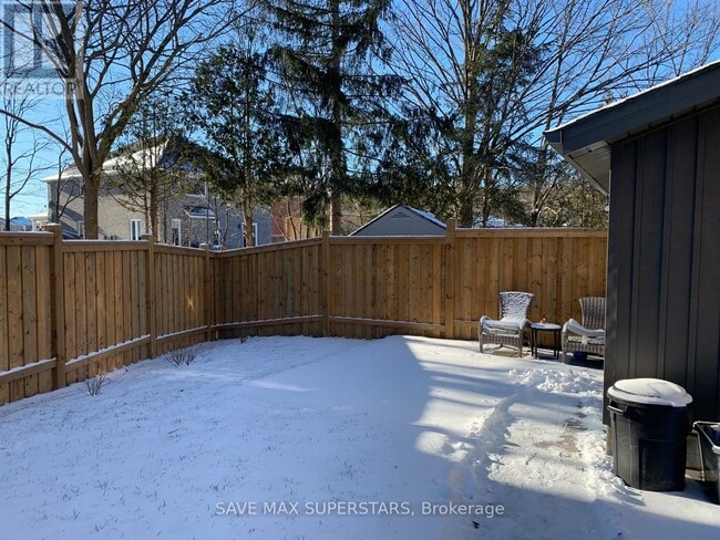 Photo du bâtiment - 30 Westminster Cir